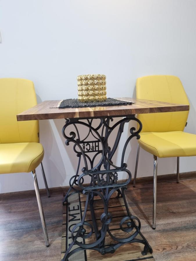 Retro Chic Apartment